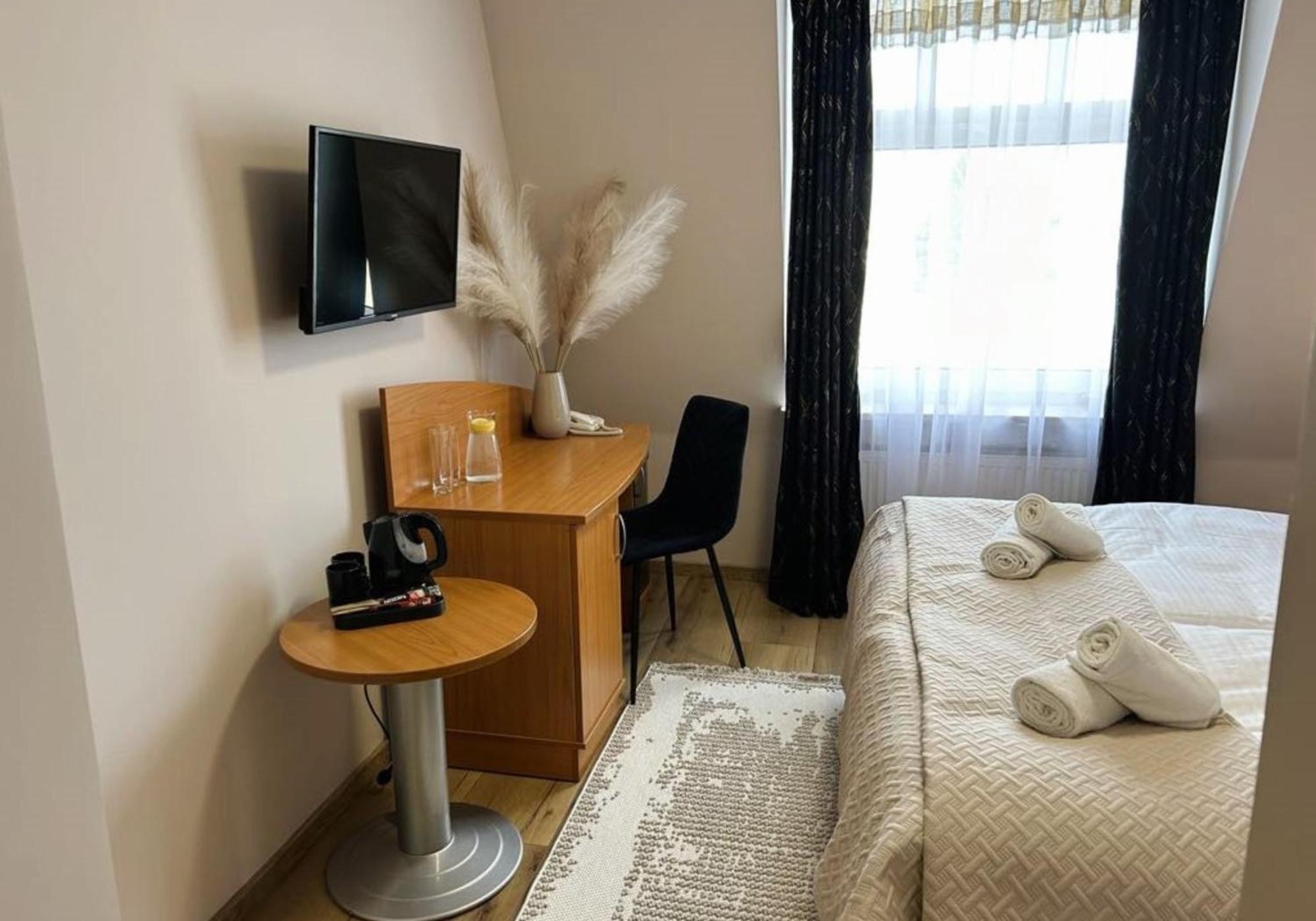 Motel Petro Torzym Dış mekan fotoğraf