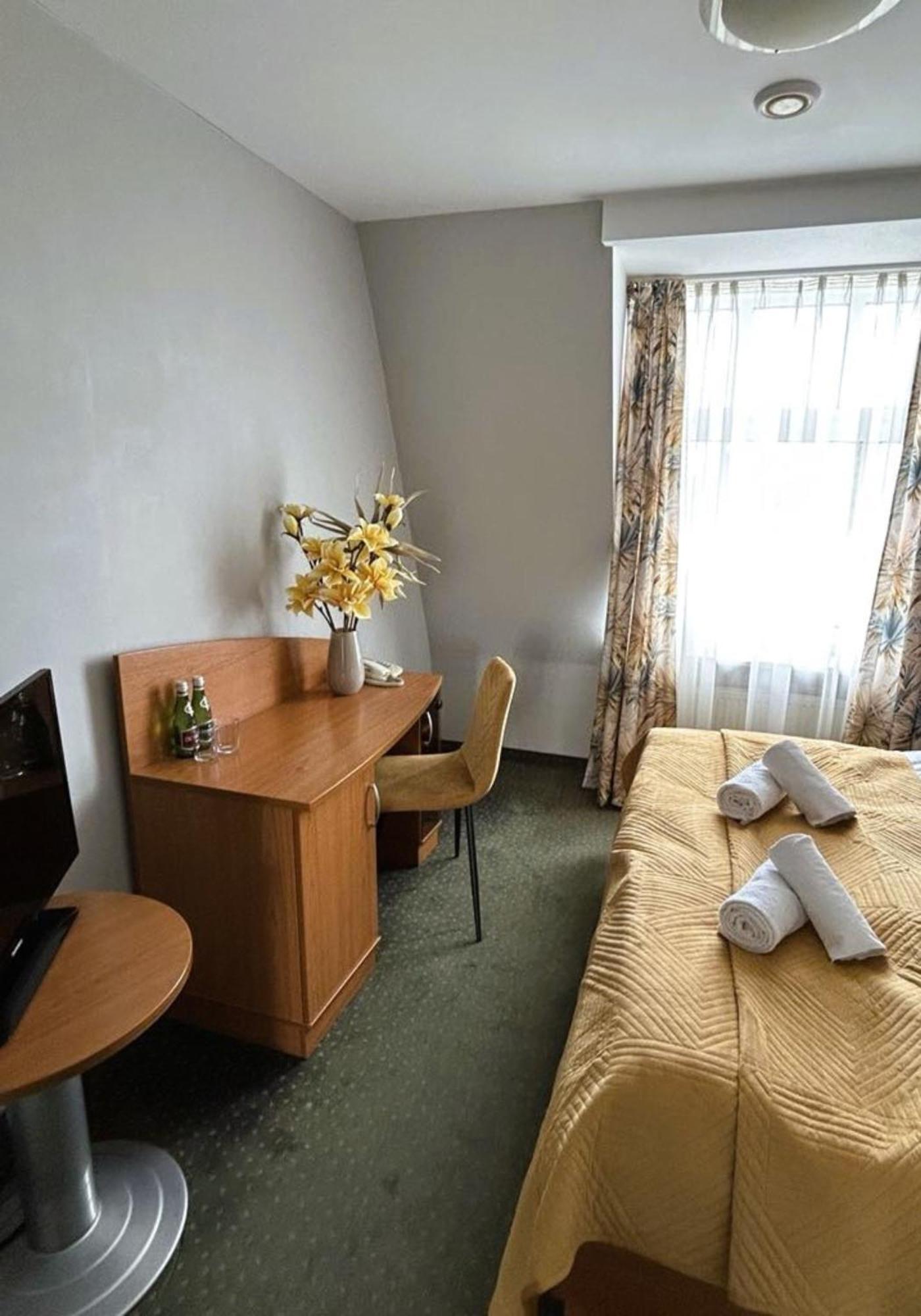 Motel Petro Torzym Dış mekan fotoğraf