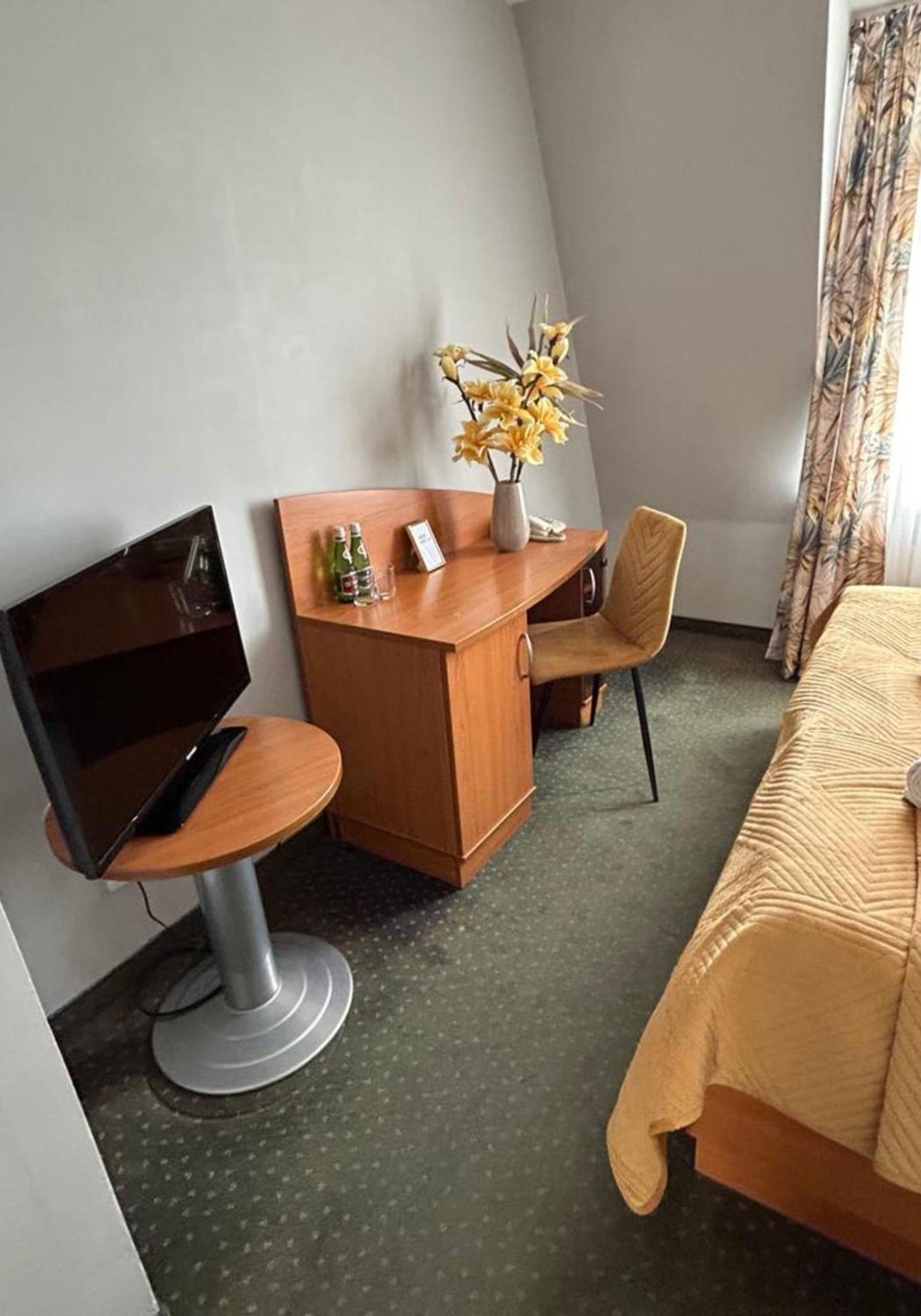 Motel Petro Torzym Dış mekan fotoğraf