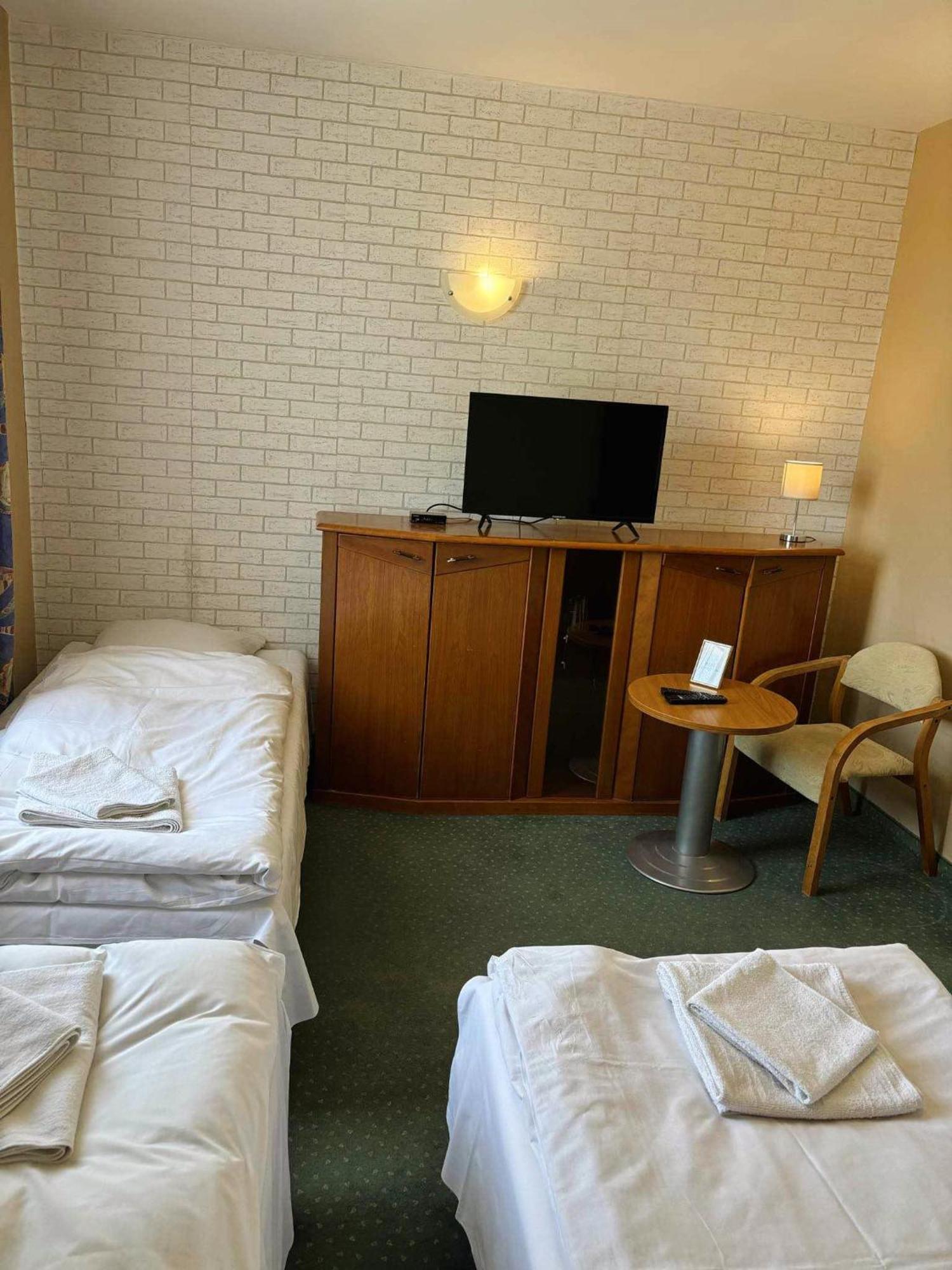 Motel Petro Torzym Dış mekan fotoğraf