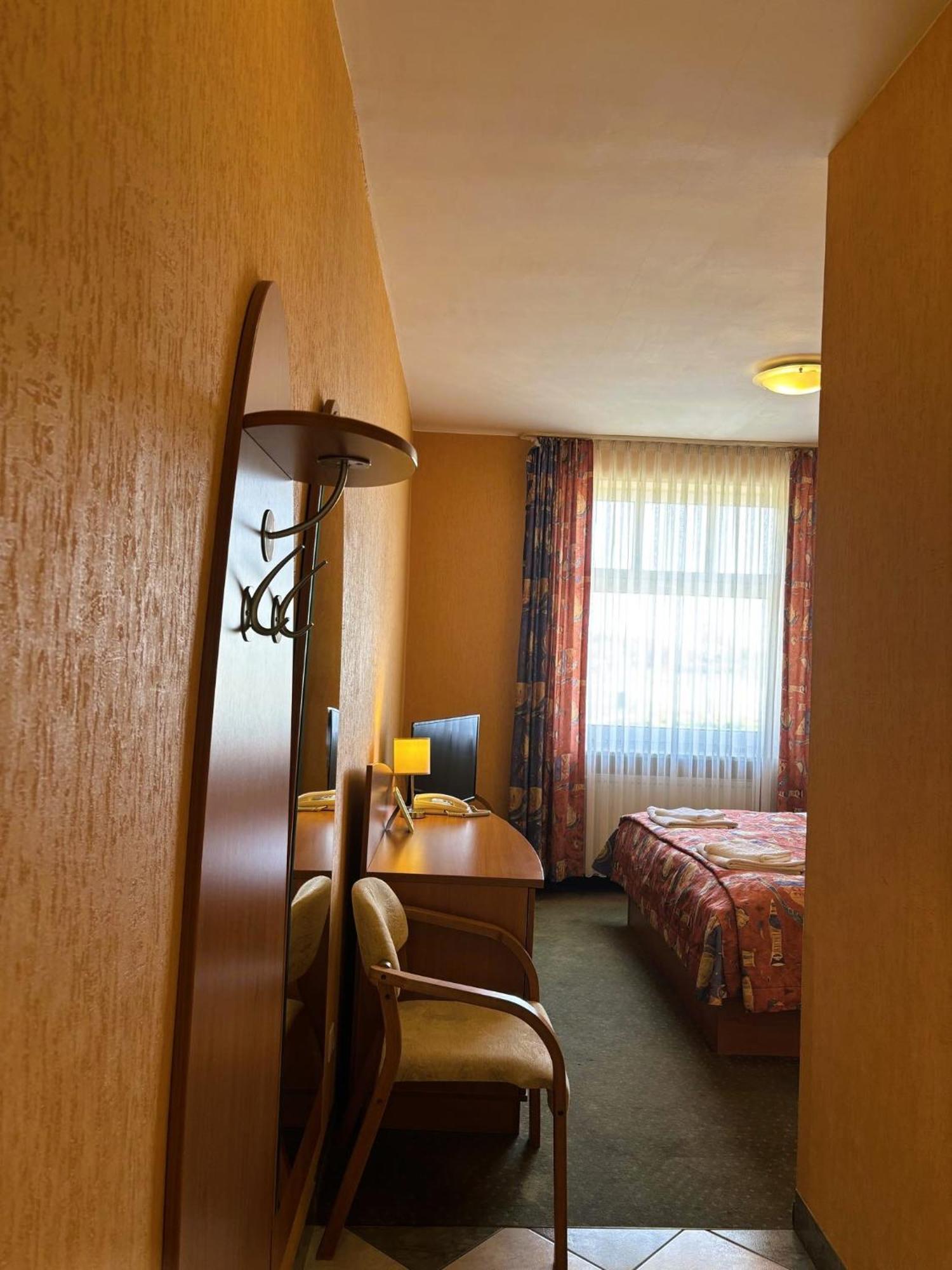 Motel Petro Torzym Dış mekan fotoğraf